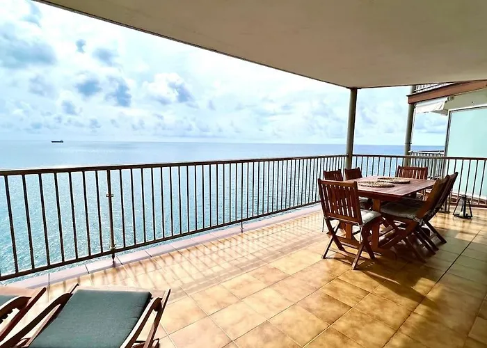 With Spectacular Views شقة