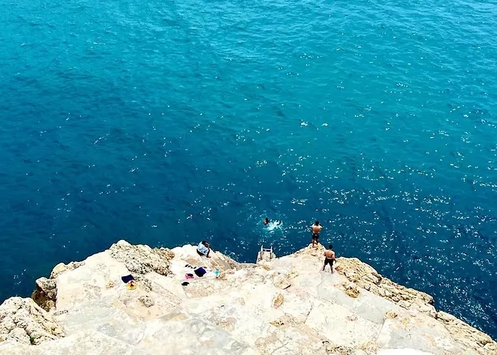 With Spectacular Views شقة *